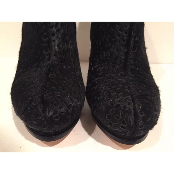 BCBGmaxazria Ven fur ankle boots black 9.5, 10 - Picture 4 of 13